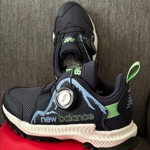 New Balance Kids Navy & Light Green BOA Trail Sneakers